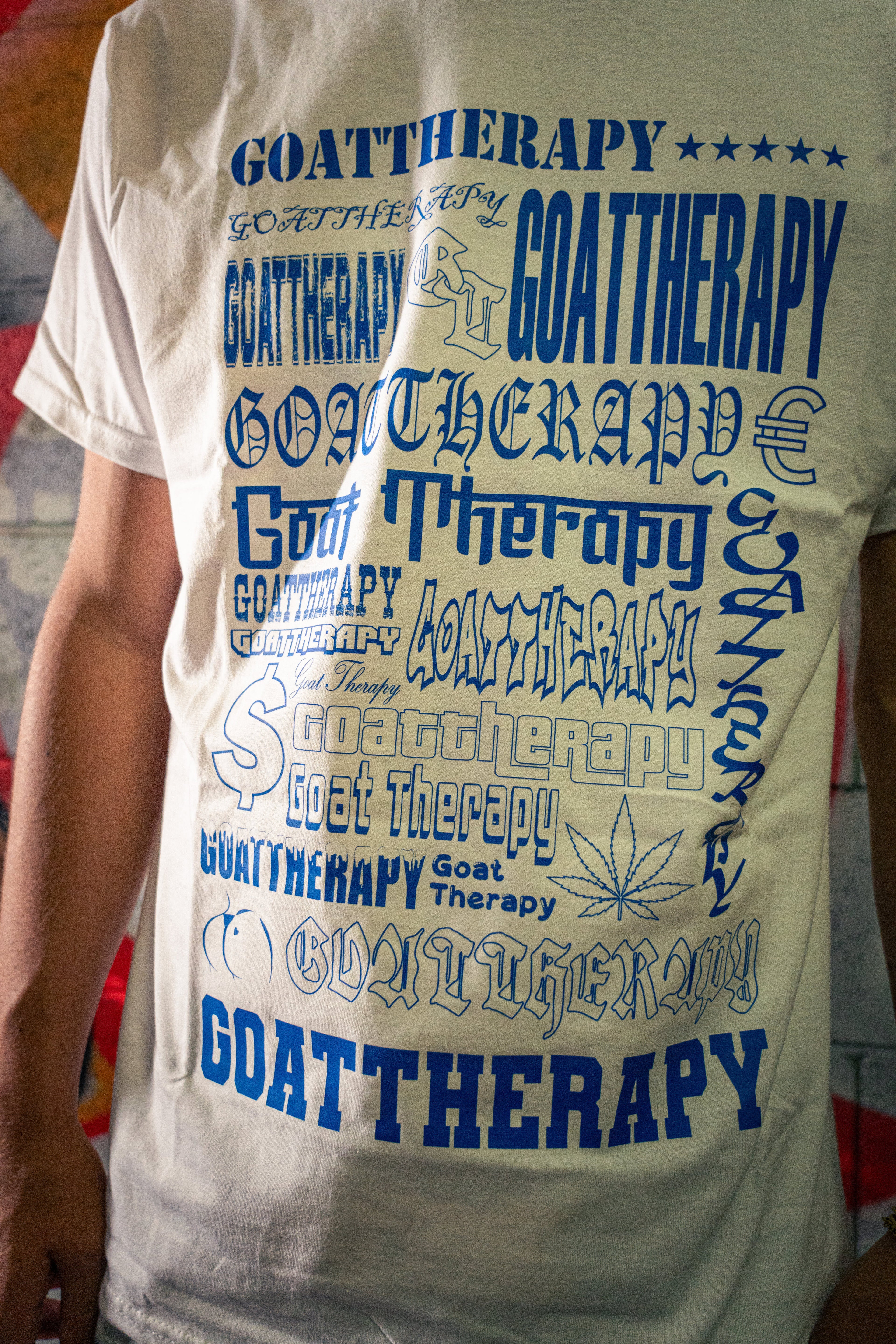 MULTI FONT TEE W&BL