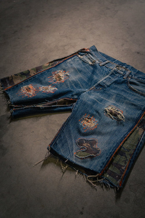 CAMO DISTRESS REWORKED SHORTS