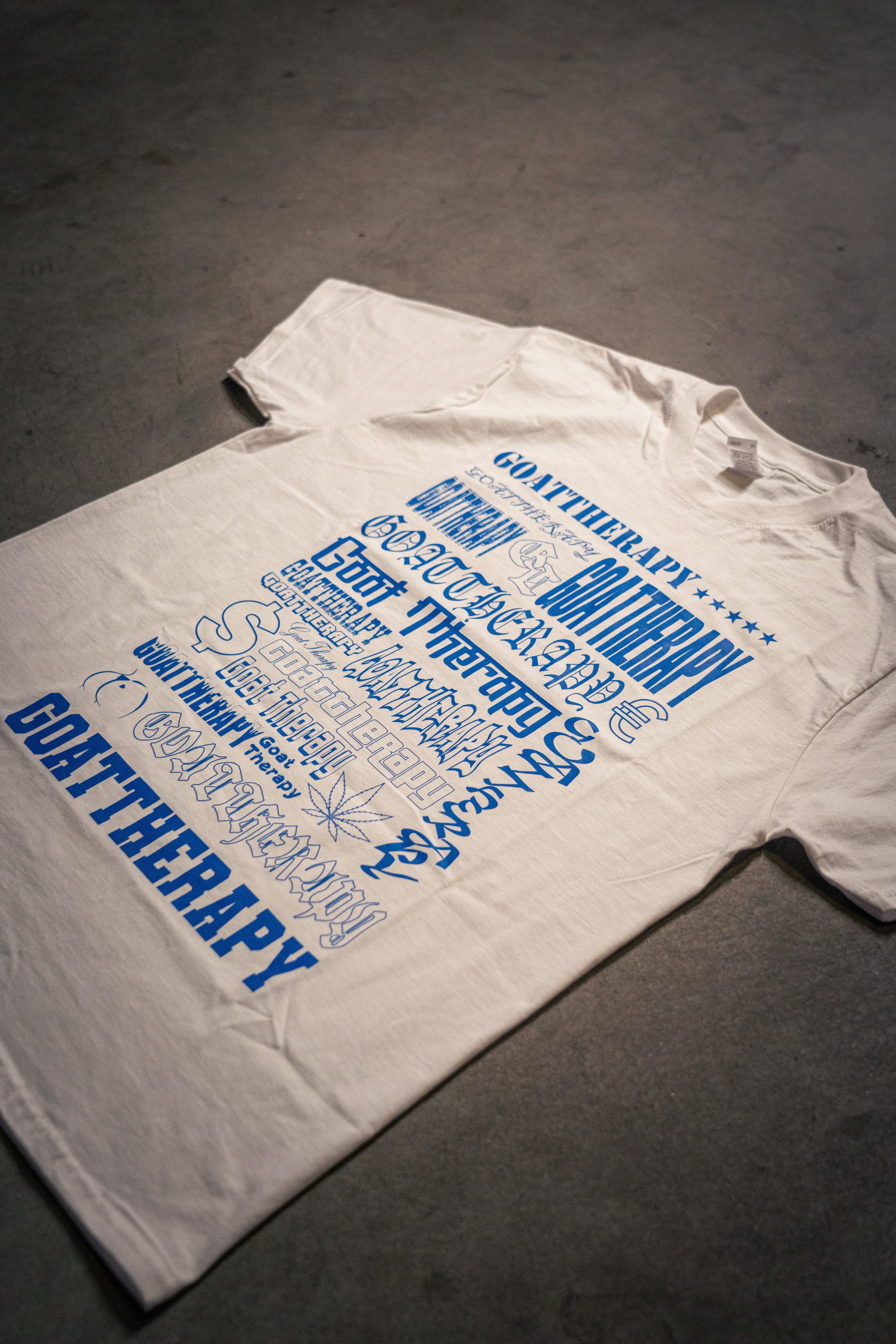 MULTI FONT TEE W&BL